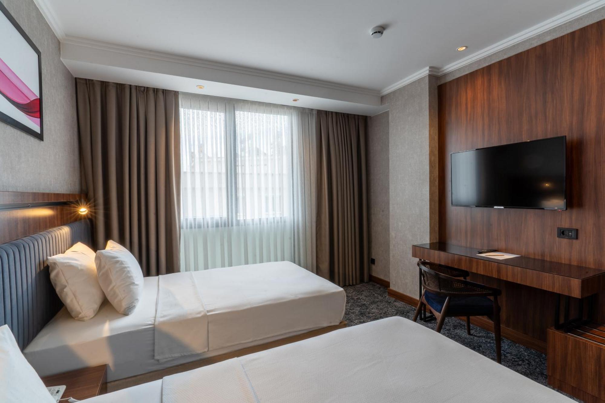 Ramada By Wyndham Gaziantep Hotel Exterior photo